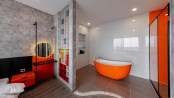 Doppia Superior, balcone, vista città | Spa