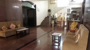 Lobby - Hotel Kaka's Sai Krupa (Trimbak)