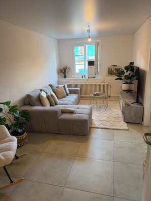 Shared Dormitory, 1 Bedroom | Living room - Room-charming Guest Room Near Lake Genev (Villeneuve)