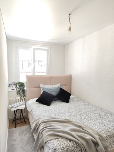Room-charming Guest Room Near Lake Genev
