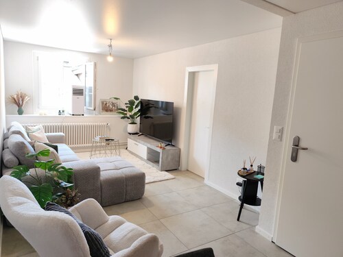 Room-charming Guest Room Near Lake Genev