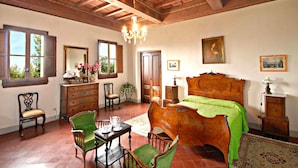Unclassified image, 4 of 26, button - Villa I Delfini (Vicchio)