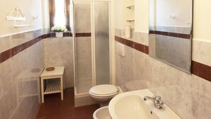 Unclassified image, 2 of 26, button - Villa I Delfini (Vicchio)