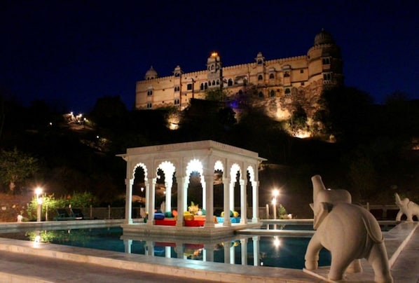 Pool - Karni Fort-a Heritage Hotel Near Udaipur (Udaipur)