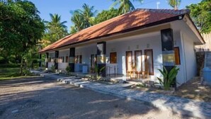 Exterior - Bintang Hostel (Penida Island)