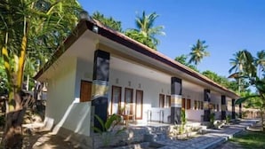 Exterior - Bintang Hostel (Penida Island)