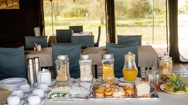 Outdoor dining - Angata Serengeti (Serengeti)