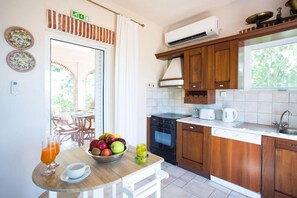 Private kitchen - Villa Dafni (Faistos)