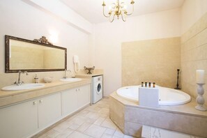 Bathroom - Villa Dafni (Faistos)