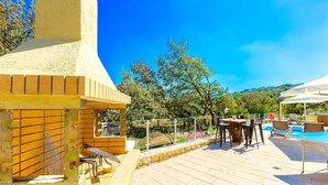 Tempat makan outdoor