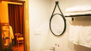 Bathroom - Shi Nian Inn (Zhangjiajie)