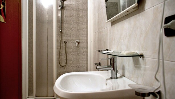 Bathroom - B&B Rollando (Vernazza)
