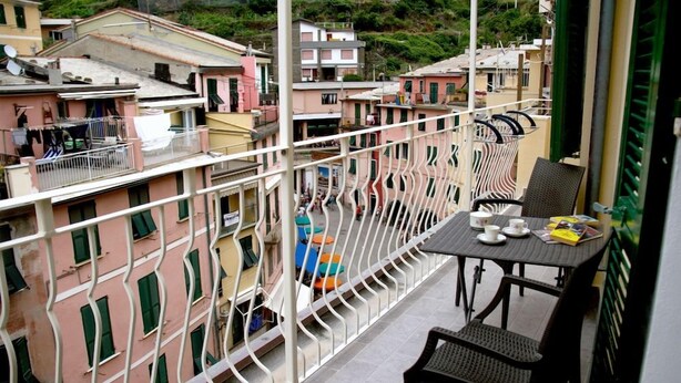 Outdoor dining - B&B Rollando (Vernazza)