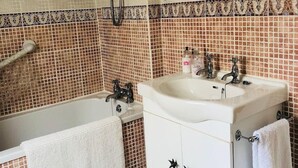 Bathroom - Honeybrook (Crieff)