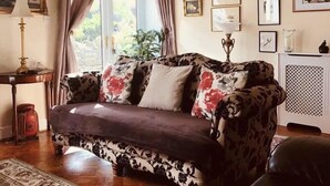 Living area - Honeybrook (Crieff)