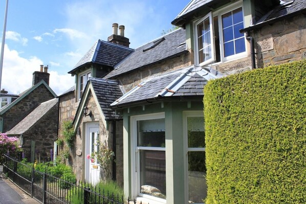 Exterior - Glenalbyn Cottage (Crieff)