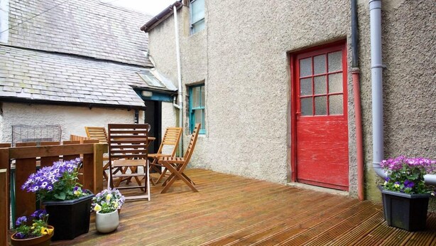 Outdoor dining - Avonlea (Crieff)