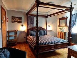 Unclassified image, 3 of 38, button - Castle Lodge B&B (Brecon)