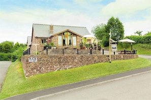 Exterior - Castle Lodge B&B (Brecon)