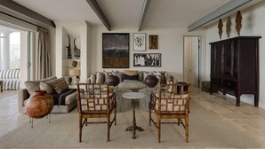 Living area - Claybrook (Cape Town)