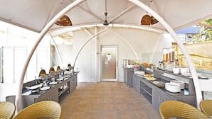 Outdoor dining - Countryside Resort By Meritas (Mawal)