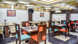 Dining - Hotel Tulsi (Bhuj)
