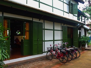 Unclassified image, 2 of 17, button - Maison Houng Chanh - Luang Prabang (Luang Prabang)