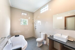 Bathroom - Liam Private Villa (Sukawati)