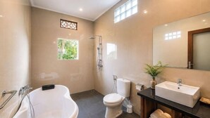 Bathroom - Liam Private Villa (Sukawati)