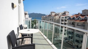 Outdoor dining - Badoka Boutique Hotel (Marmaris)