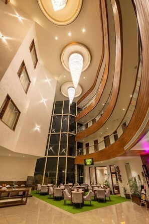 Dining - Coral Resort And Spa (Manali)