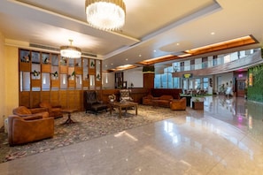 Lobby - Coral Resort And Spa (Manali)