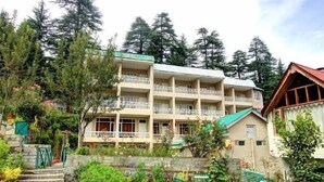 Exterior - Oyo Premium Log Huts (Manali)