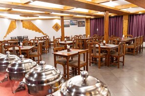 Dining - Oyo Premium Log Huts (Manali)