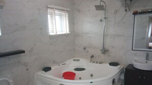 Bathroom - Peacock Apartments and Suites (Abuja)