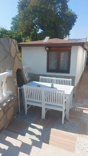Outdoor dining - Derin Apart Hotel (Bodrum)