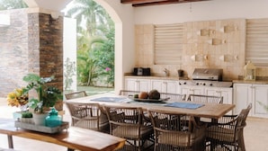 Outdoor dining - The Cliff 6 Bed Villa - All Inclusive (Puerto Plata)