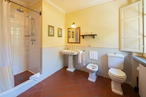 Bathroom - Relais La Cappella (Lucca)