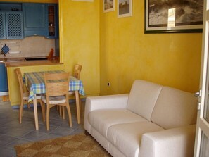 Unclassified image, 2 of 29, button - Residence Ammiraglia (Gallipoli)