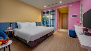 Quarto casal ou duplo luxo, vista parcial para o oceano