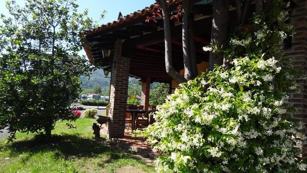 Outdoor dining - Bricial (Cangas de Onis)