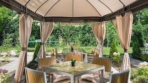 Outdoor dining - Venera & Anastasia Palace (Nessebar)