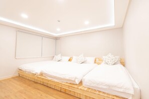 Unclassified image, 4 of 30, button - Huayuan House 2 in Hongdae (Seoul)
