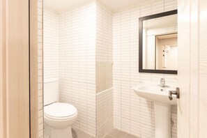 Unclassified image, 2 of 30, button - Huayuan House 2 in Hongdae (Seoul)