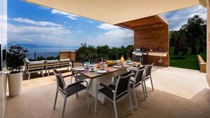 Outdoor dining - Altavista (Opatija)