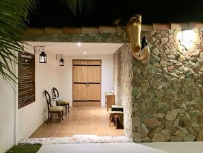 Outdoor dining - THE Rest Pool Villa at Pattaya (Sattahip)