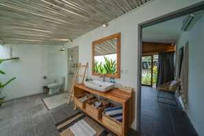Bathroom - Villa Nahema (Keroboken Kelod)