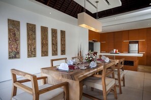 Dining - Villa Illam (Keroboken Kelod)