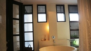 Bathroom - Villa William Seminyak (Keroboken Kelod)