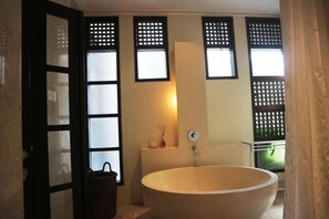 Bathroom - Villa William Seminyak (Keroboken Kelod)